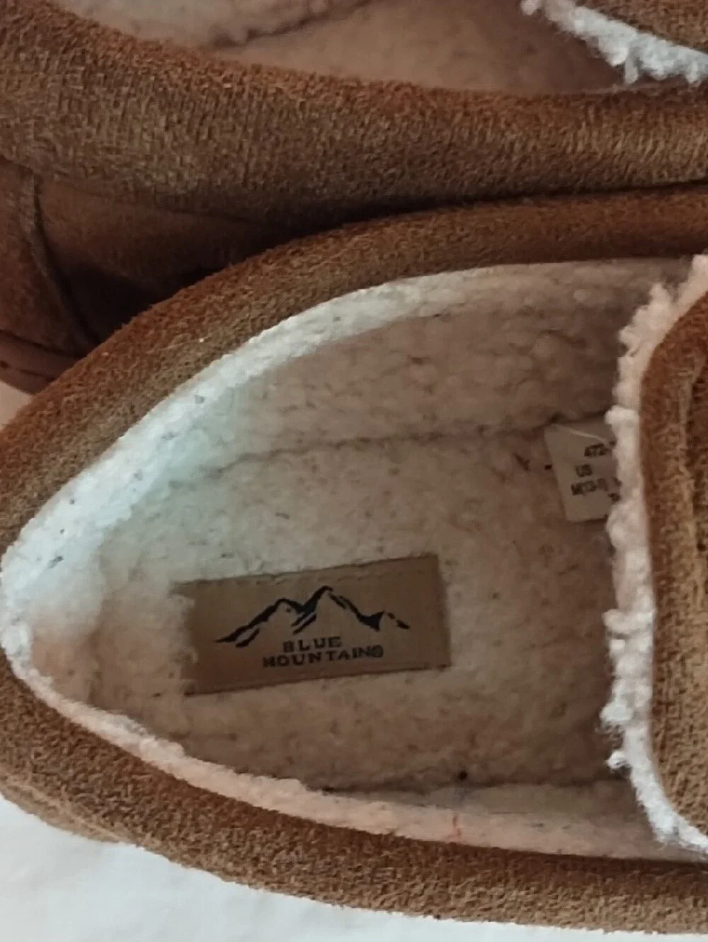 Cozy Suede Moccasin Slippers in Chestnut Brown Kids 13/1. VGC.